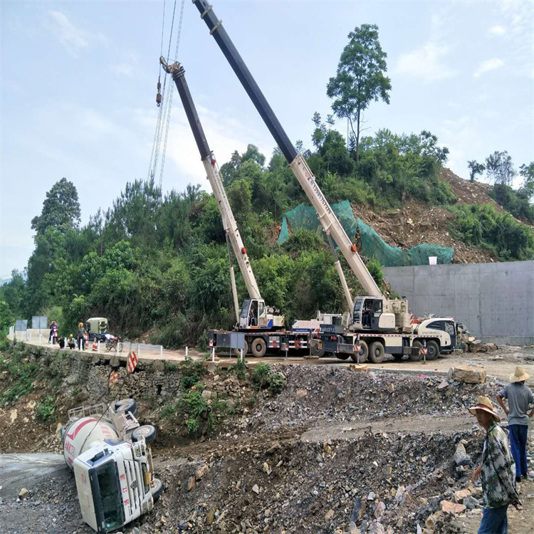 宿迁宿城汽车掉沟里叫吊车救援要多少钱